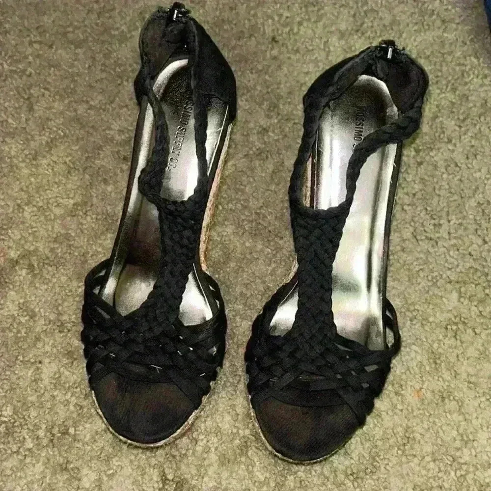 Gently used women’s Massimo supply Co. wedges size 7